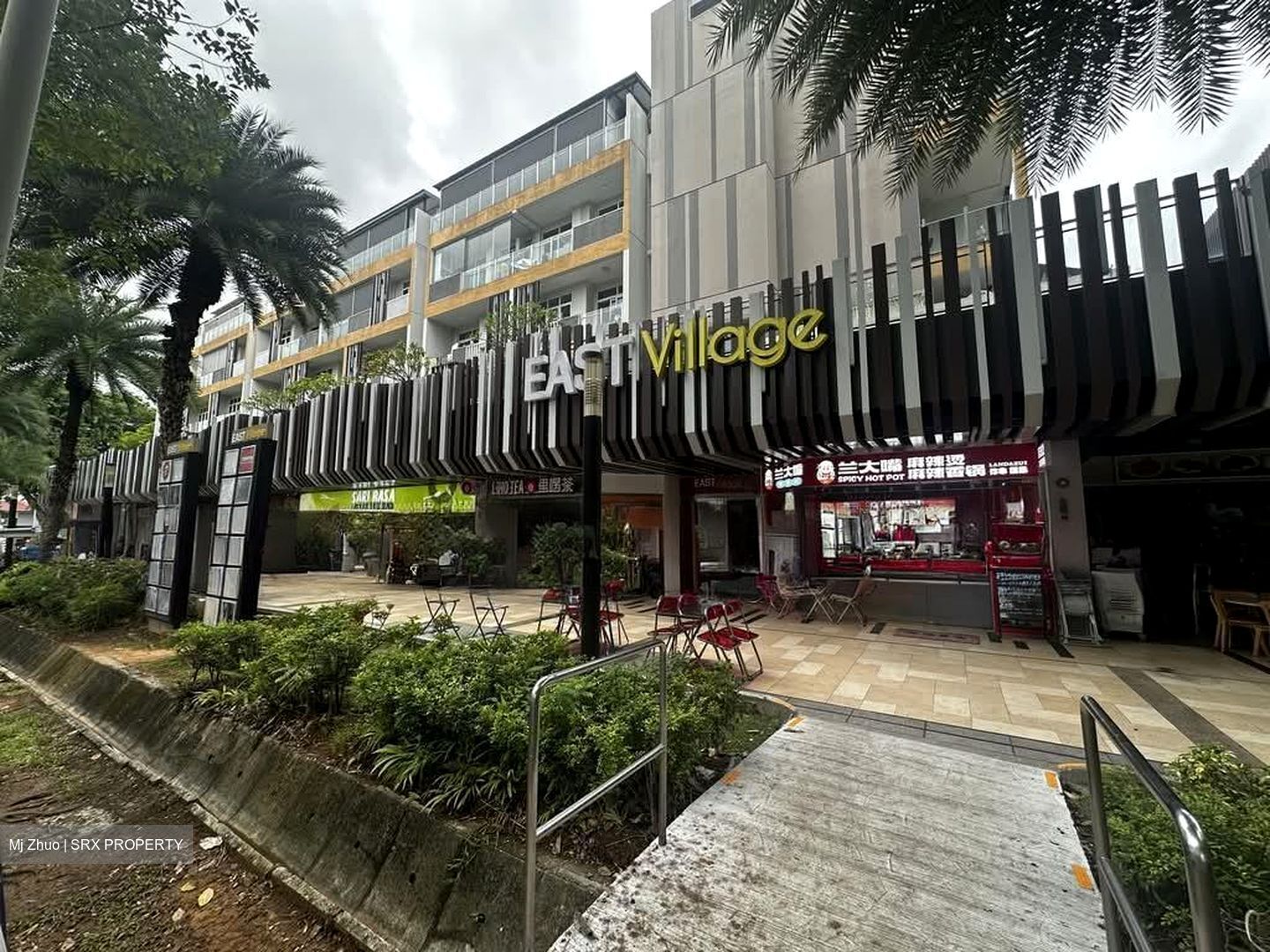 East Village (D16), Retail #585995801